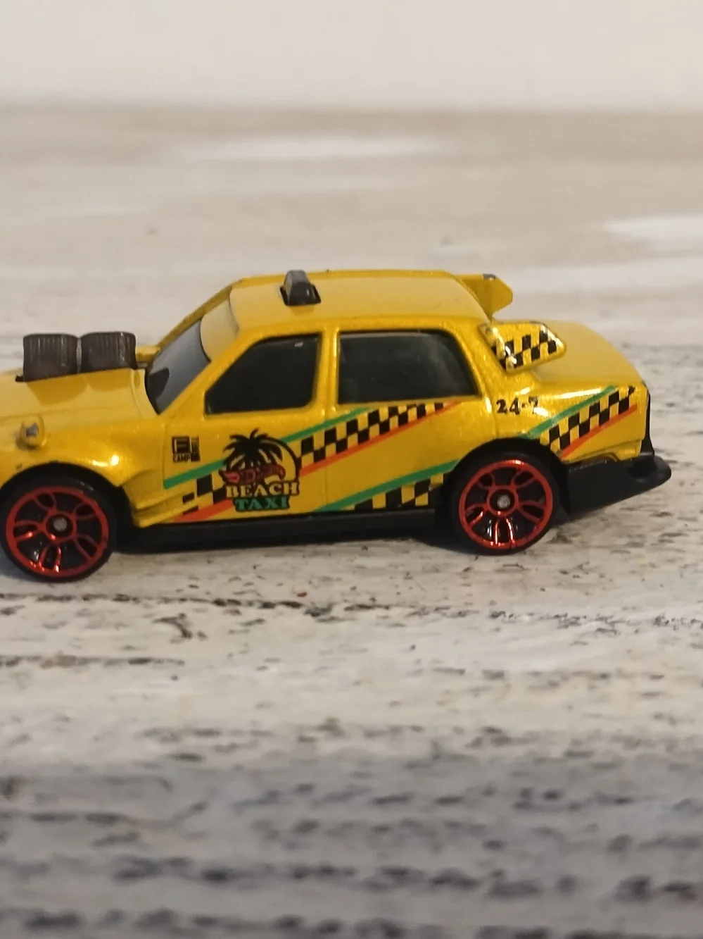 HW GETAWAYS Exclusive Time attaxi yellow beach taxi loose Hot Wheels die cast